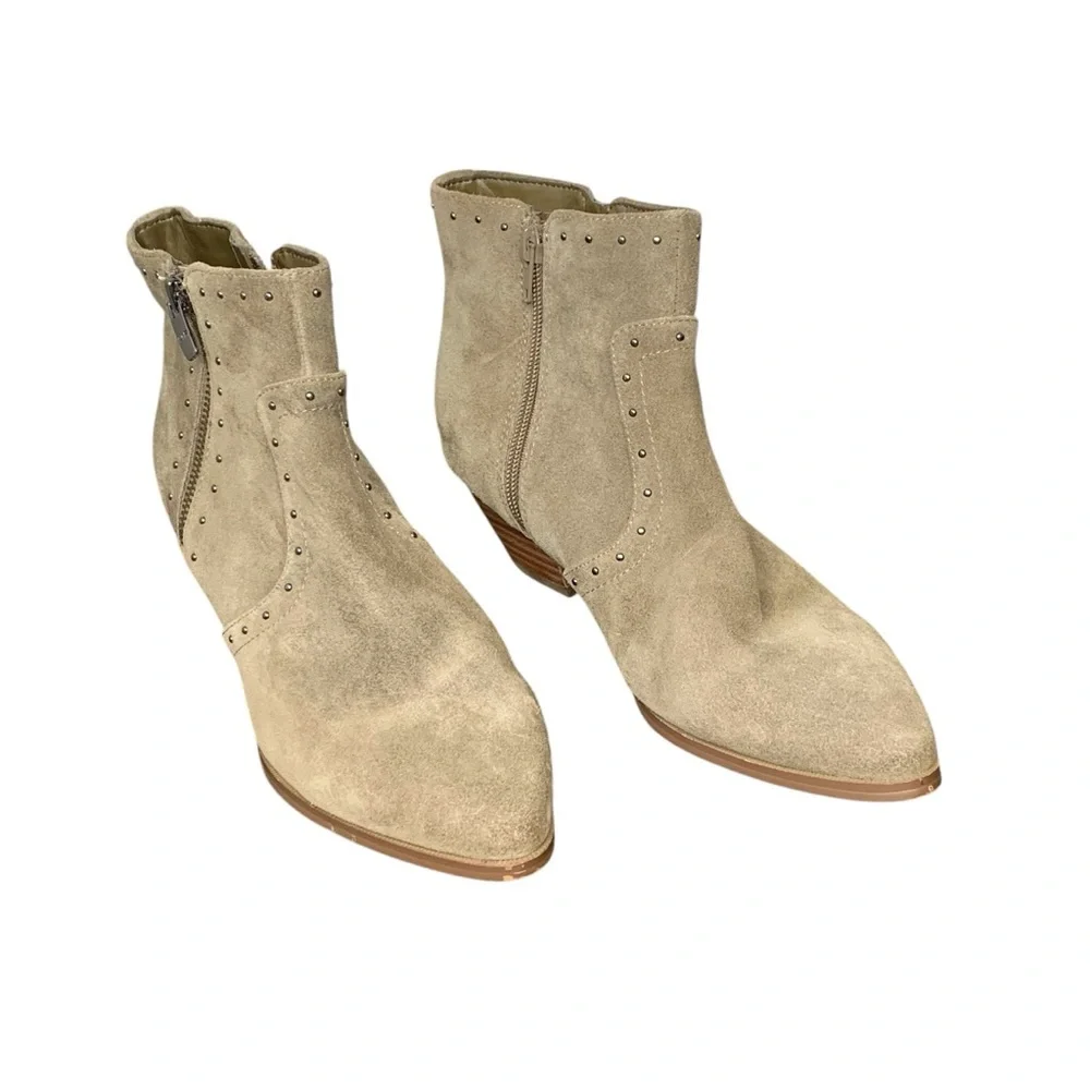 Marc‎ Fisher Wanida army green Suede Ankle Boots. Size 8
